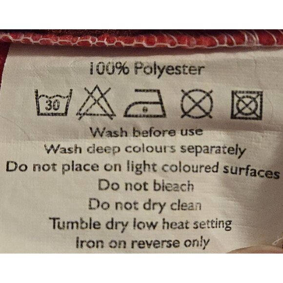 Phantoscope Pillow Cover Polar Bear With Gift Santa Hat Red White Needle Punch - Picture 6 of 6